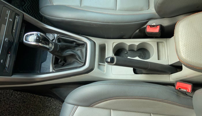 2021 Skoda KUSHAQ AMBITION 1.0L TSI AT, Petrol, Automatic, 64,270 km, Gear Lever