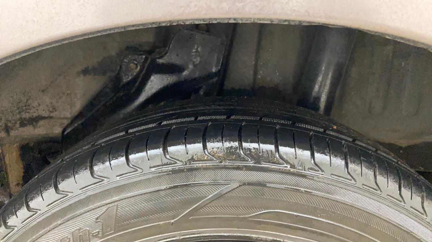 2013 Honda Brio S MT, Petrol, Manual, 1,01,790 km, Left Rear Tyre Tread