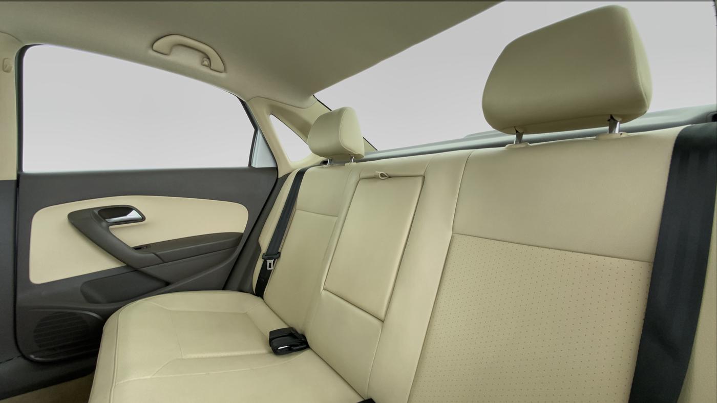2012 Volkswagen Vento HIGHLINE PETROL, Petrol, Manual, 32,933 km, Right Side Rear Door Cabin