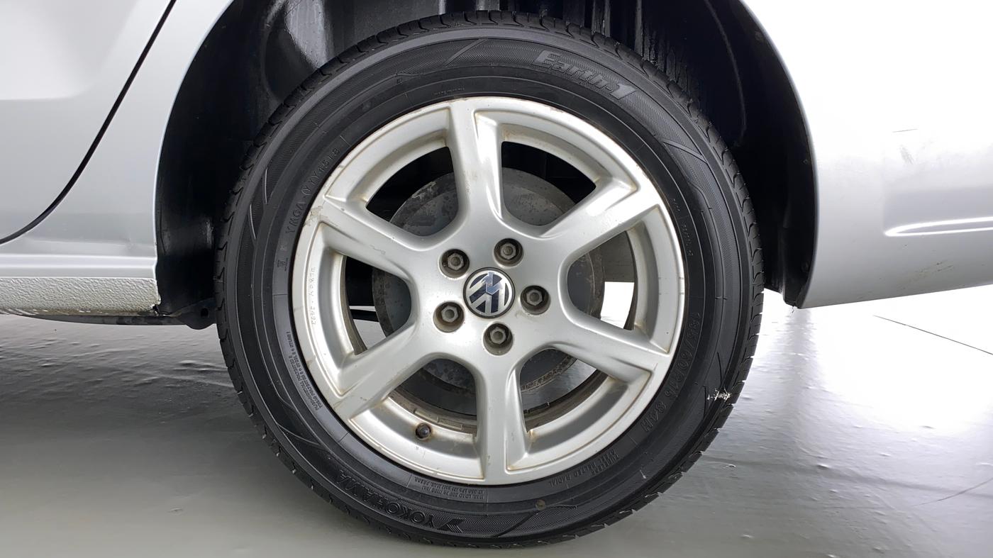 2012 Volkswagen Vento HIGHLINE PETROL, Petrol, Manual, 32,933 km, Left Rear Wheel