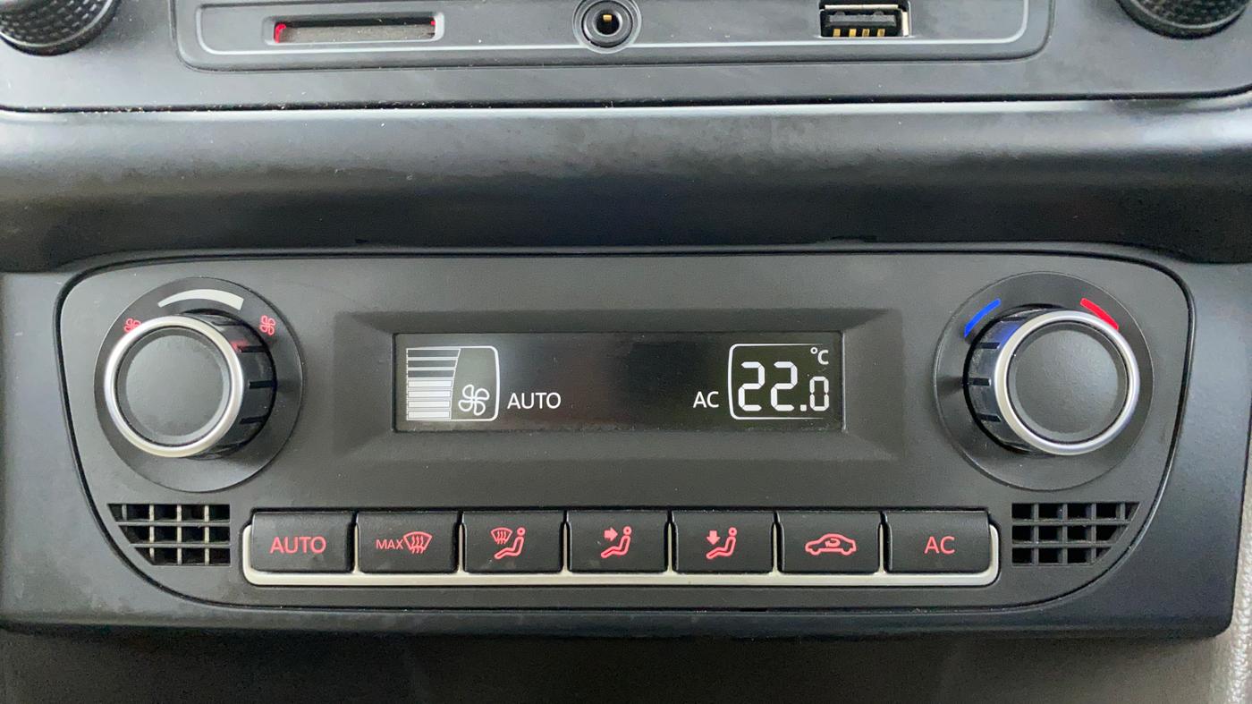 2012 Volkswagen Vento HIGHLINE PETROL, Petrol, Manual, 32,933 km, Automatic Climate Control