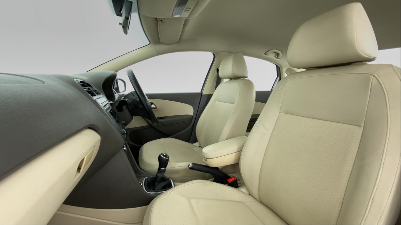 2012 Volkswagen Vento HIGHLINE PETROL, Petrol, Manual, 32,933 km, Right Side Front Door Cabin