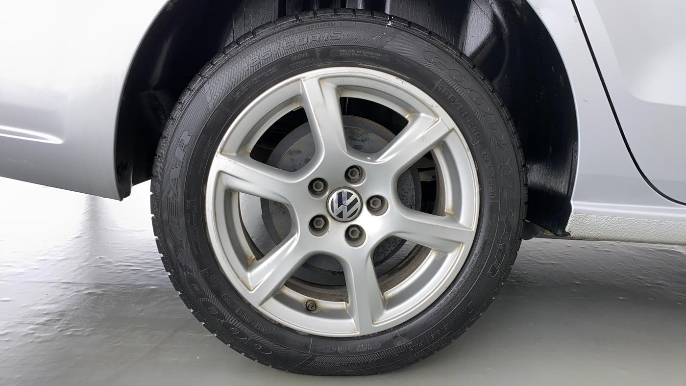 2012 Volkswagen Vento HIGHLINE PETROL, Petrol, Manual, 32,933 km, Right Rear Wheel