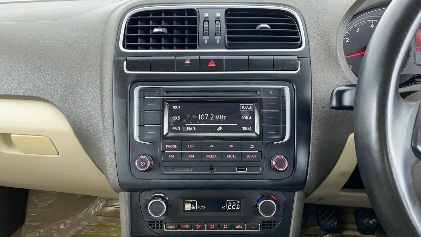 2012 Volkswagen Vento HIGHLINE PETROL, Petrol, Manual, 32,933 km, Air Conditioner