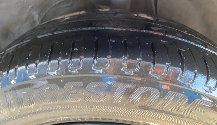 2022 Hyundai NEW I20 MAGNA 1.2 MT, Petrol, Manual, 55,771 km, Right Front Tyre Tread