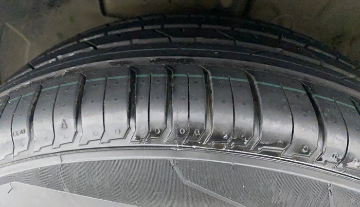 2020 Hyundai VENUE SX 1.0 TURBO, Petrol, Manual, 66,865 km, Left Front Tyre Tread
