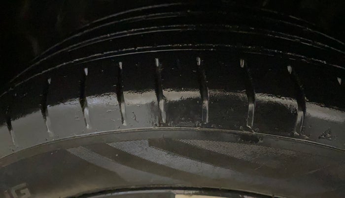 2021 Tata PUNCH CREATIVE  MT, Petrol, Manual, 38,399 km, Left Front Tyre Tread