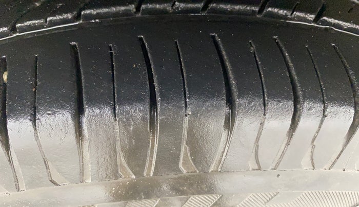 2016 Hyundai Elite i20 SPORTZ 1.2, Petrol, Manual, 49,882 km, Left Front Tyre Tread