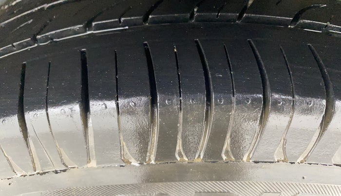 2016 Hyundai Elite i20 SPORTZ 1.2, Petrol, Manual, 49,882 km, Left Rear Tyre Tread