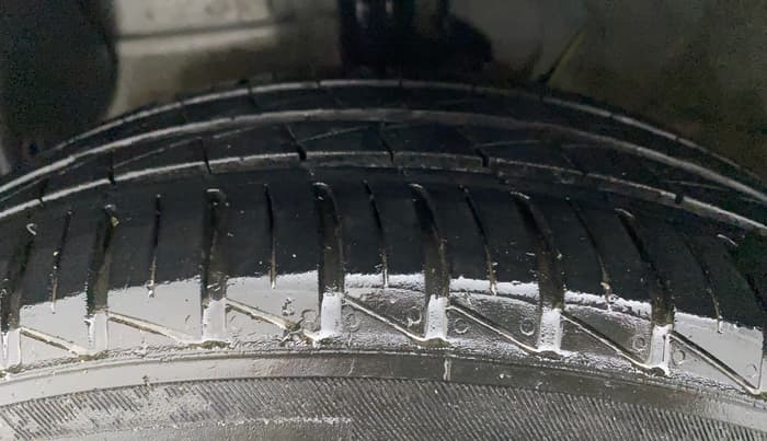 2022 Hyundai AURA S 1.2 CNG, CNG, Manual, 28,182 km, Left Front Tyre Tread