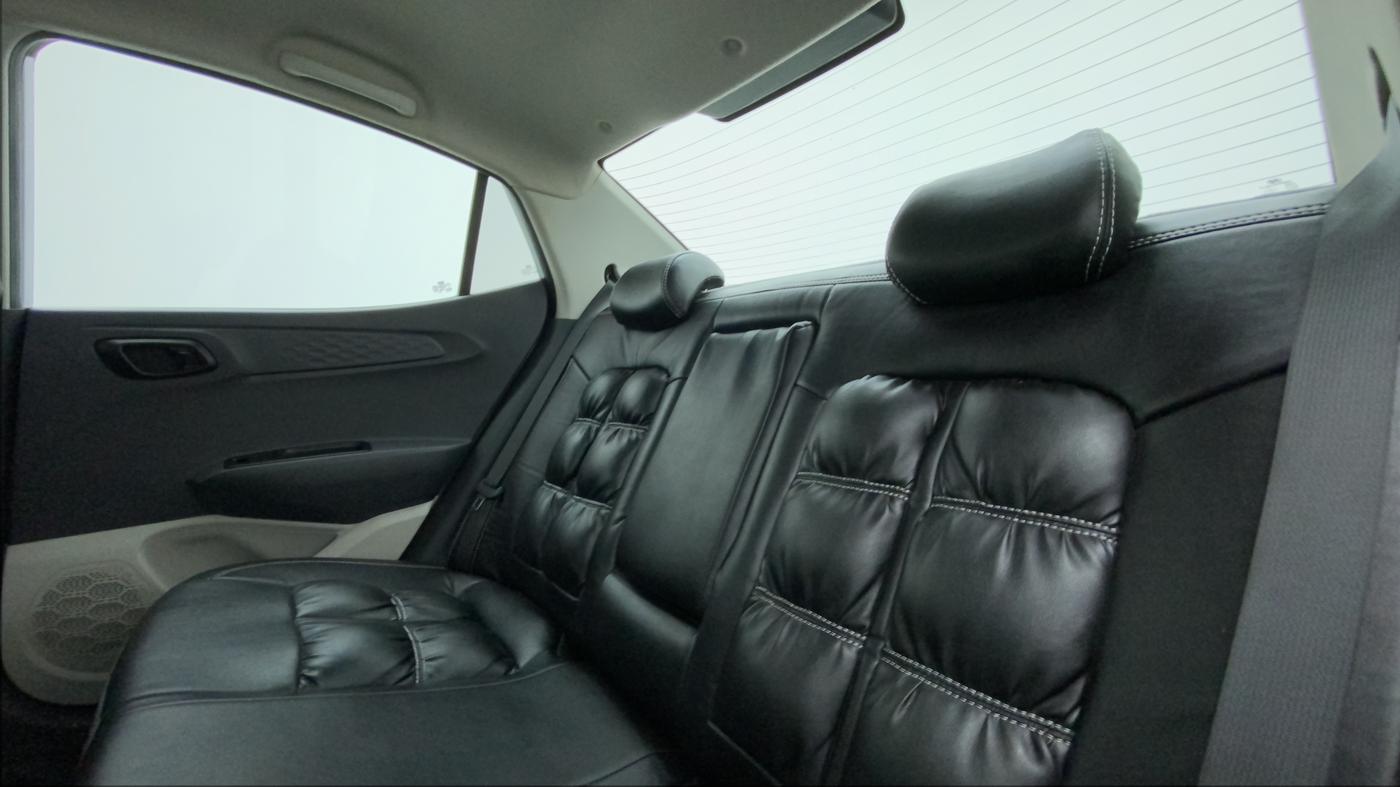 2022 Hyundai AURA S 1.2 CNG, CNG, Manual, 28,182 km, Right Side Rear Door Cabin