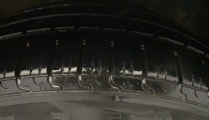 2017 Maruti Baleno DELTA CVT PETROL 1.2, Petrol, Automatic, 62,020 km, Right Front Tyre Tread