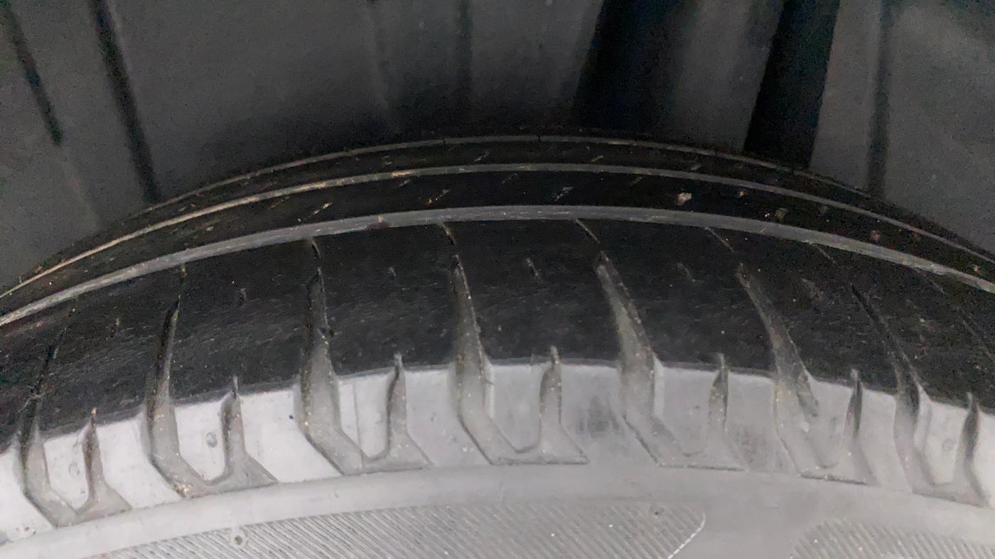 2021 Maruti XL6 ZETA MT, Petrol, Manual, 37,511 km, Left Rear Tyre Tread