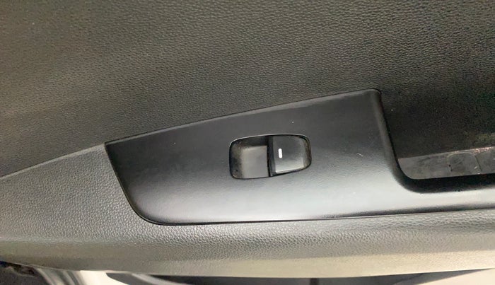 2017 Hyundai Creta E PLUS 1.6 PETROL, Petrol, Manual, 51,039 km, Right rear window switch / handle - Switch/handle not functional