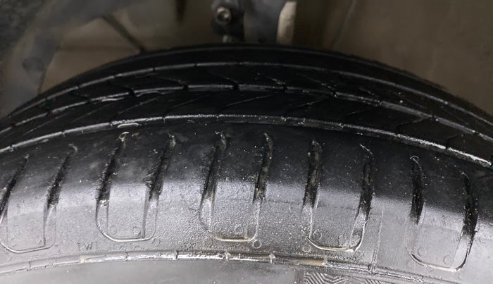 2017 Maruti Dzire ZXI Plus AMT, Petrol, Automatic, 90,768 km, Left Front Tyre Tread