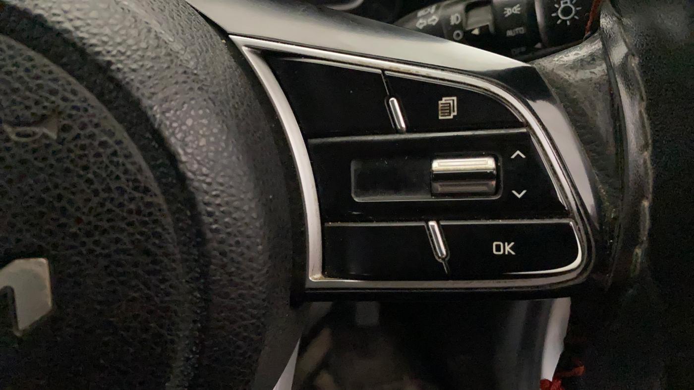 2021 KIA SONET HTK PLUS 1.2, Petrol, Manual, 1,16,993 km, Adaptive Cruise Control