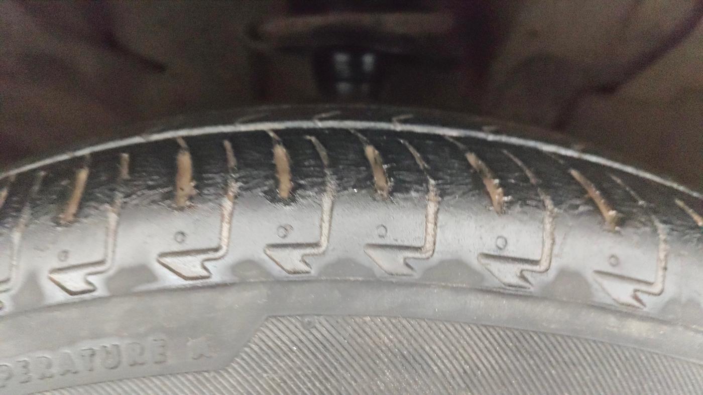 2016 Nissan Micra XV CVT, Petrol, Automatic, 66,542 km, Right Front Tyre Tread