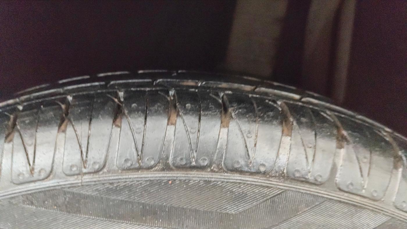 2016 Nissan Micra XV CVT, Petrol, Automatic, 66,542 km, Left Rear Tyre Tread