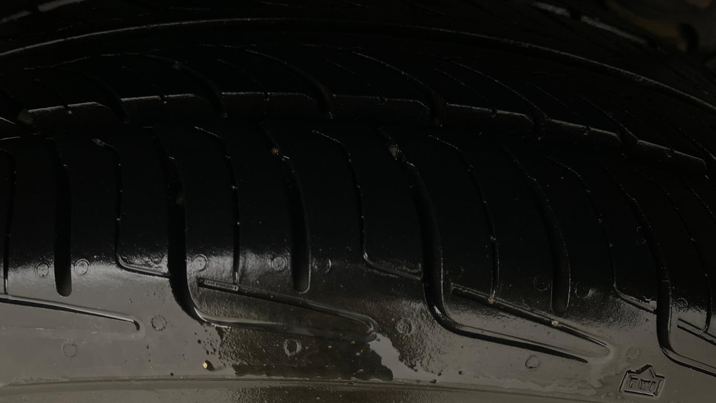 2018 Ford Figo Aspire TITANIUM 1.2 PETROL, Petrol, Manual, 50,209 km, Right Rear Tyre Tread