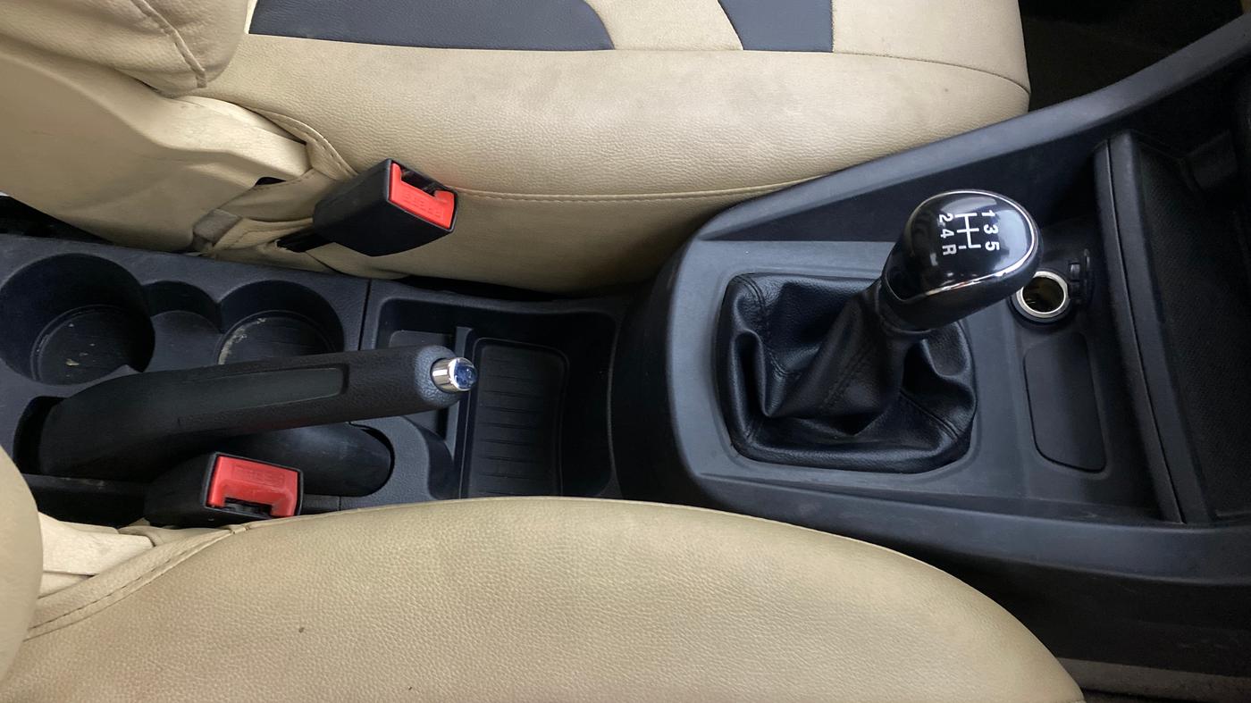 2018 Ford Figo Aspire TITANIUM 1.2 PETROL, Petrol, Manual, 50,209 km, Gear Lever