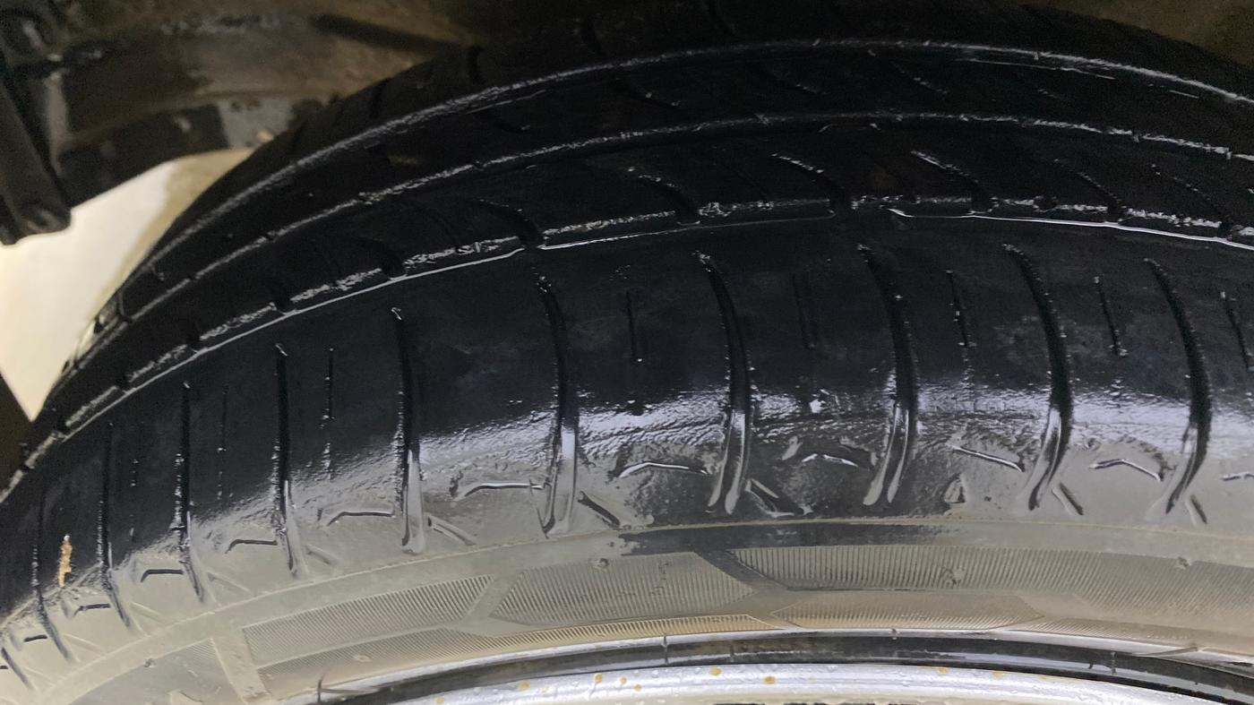 2016 Maruti Wagon R 1.0 VXI AMT, Petrol, Automatic, 52,915 km, Left Front Tyre Tread