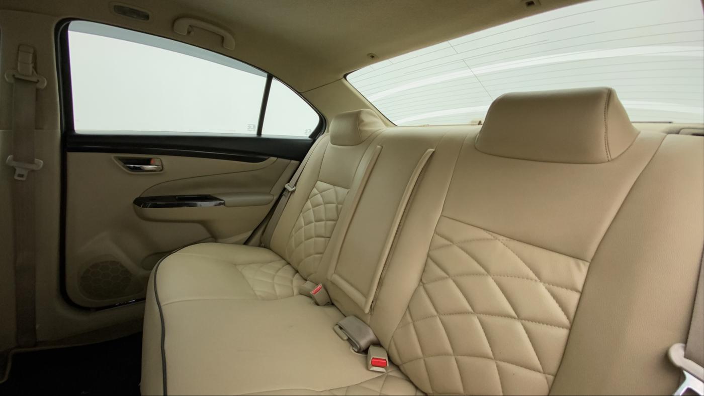 2015 Maruti Ciaz ZDI+ SHVS, Diesel, Manual, 57,600 km, Right Side Rear Door Cabin