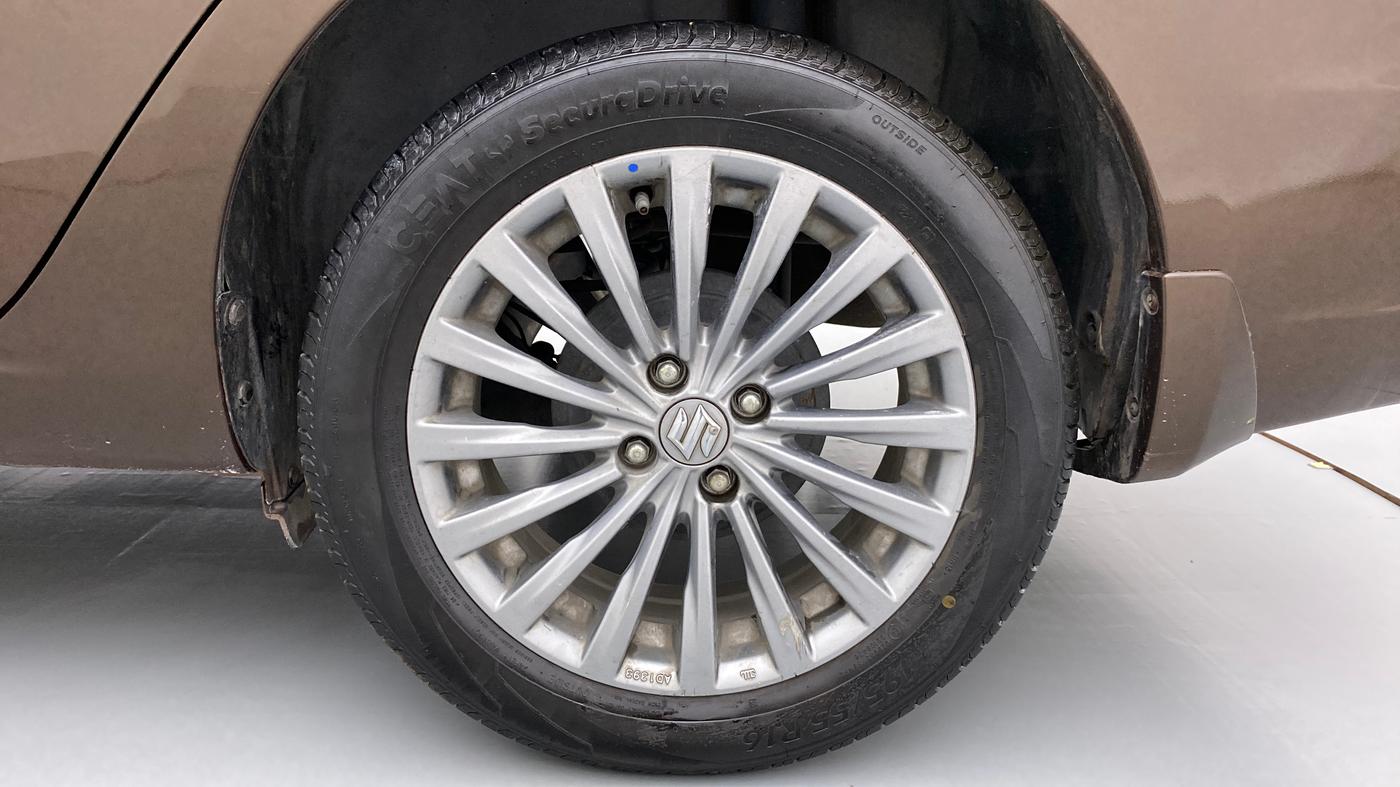 2015 Maruti Ciaz ZDI+ SHVS, Diesel, Manual, 57,600 km, Left Rear Wheel