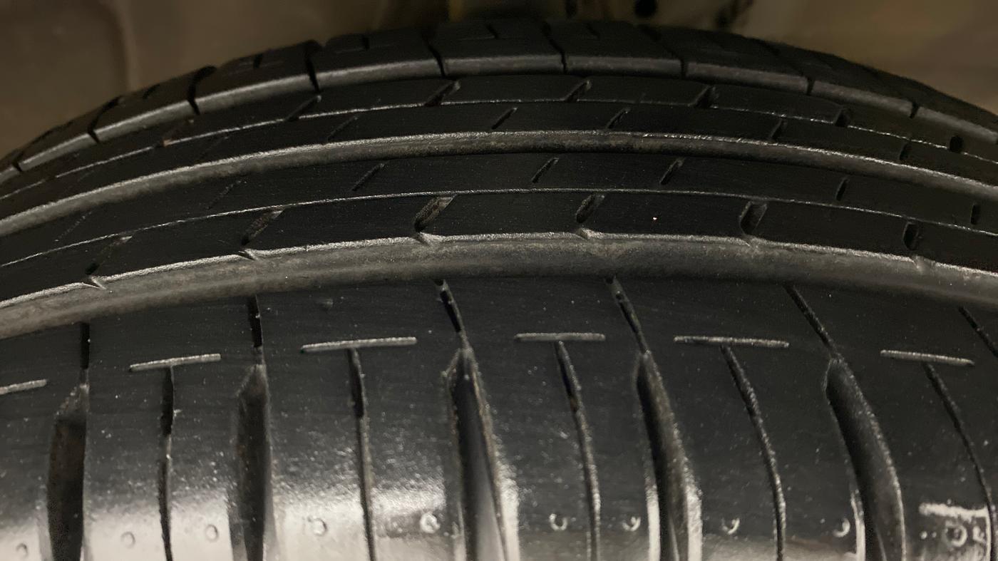 2020 Maruti Ertiga VXI SHVS, Petrol, Manual, 19,946 km, Right Front Tyre Tread