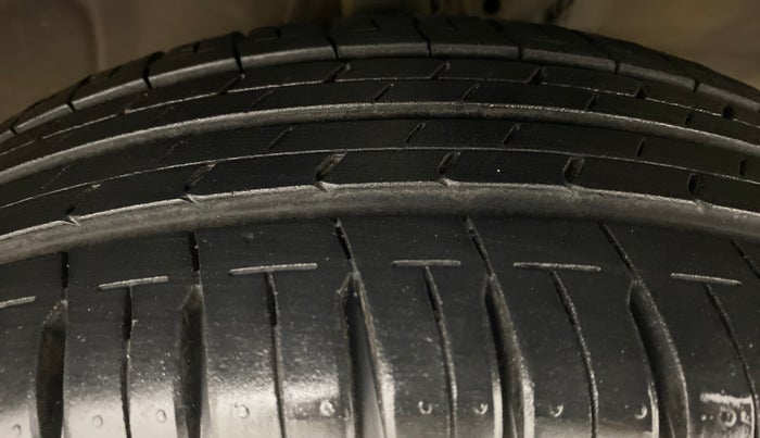 2020 Maruti Ertiga VXI SHVS, Petrol, Manual, 19,946 km, Right Front Tyre Tread
