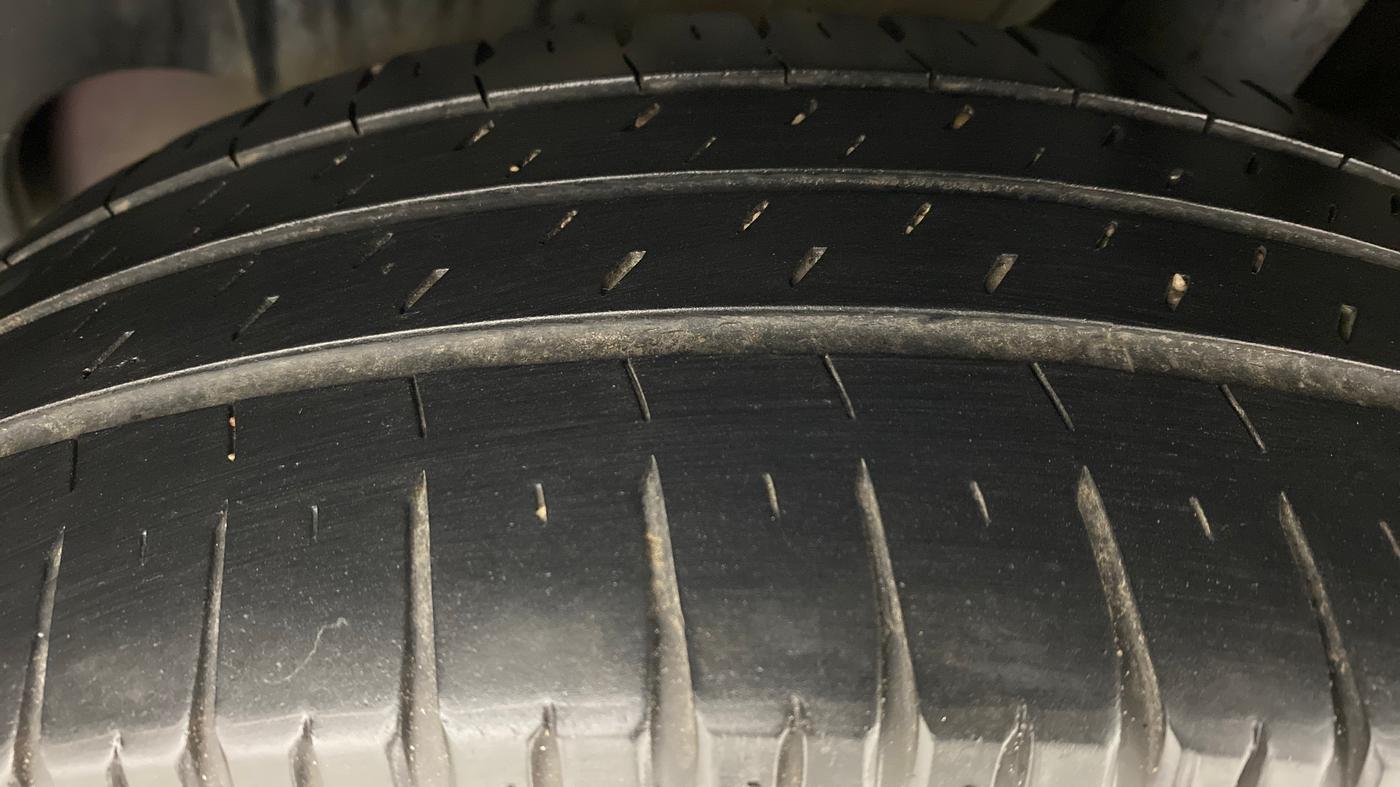 2020 Maruti Ertiga VXI SHVS, Petrol, Manual, 19,946 km, Left Rear Tyre Tread