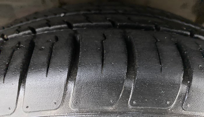 2019 Ford Figo Aspire 1.2 Trend+ Petrol, CNG, Manual, 8,611 km, Right Front Tyre Tread