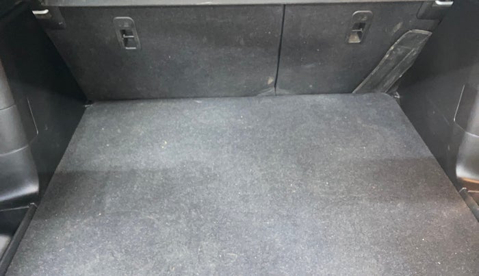 2022 Maruti Grand Vitara ALPHA SMART HYBRID, Petrol, Manual, 38,345 km, Boot Inside