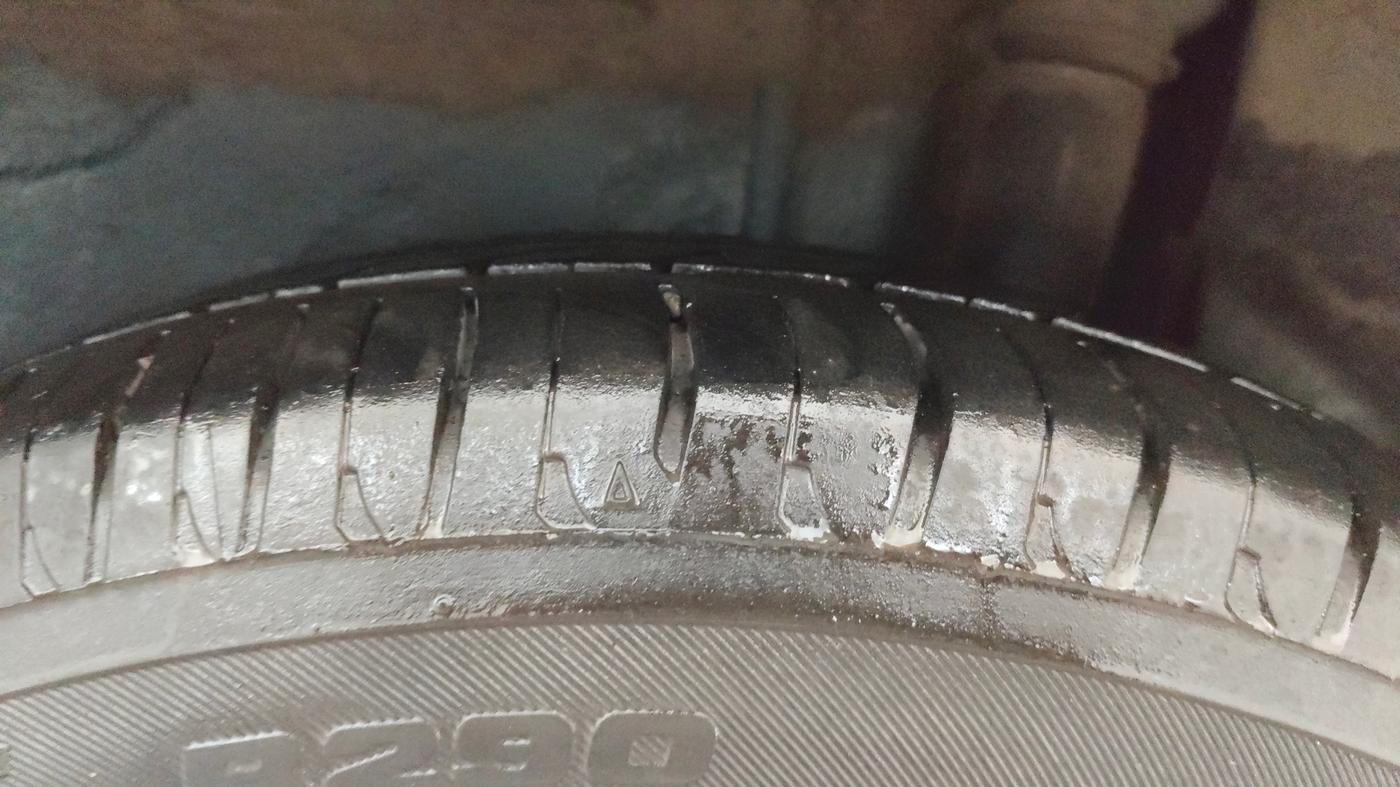 2021 Maruti IGNIS ZETA 1.2 AMT, Petrol, Automatic, 34,186 km, Left Rear Tyre Tread