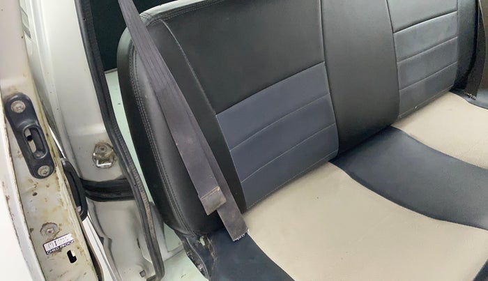 2016 Maruti Eeco 5 STR WITH A/C+HTR, Petrol, Manual, 29,360 km, Second-row right seat - Seat Belt Missing