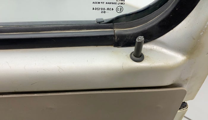 2016 Maruti Eeco 5 STR WITH A/C+HTR, Petrol, Manual, 29,360 km, Lock system - Door lock knob has minor damage