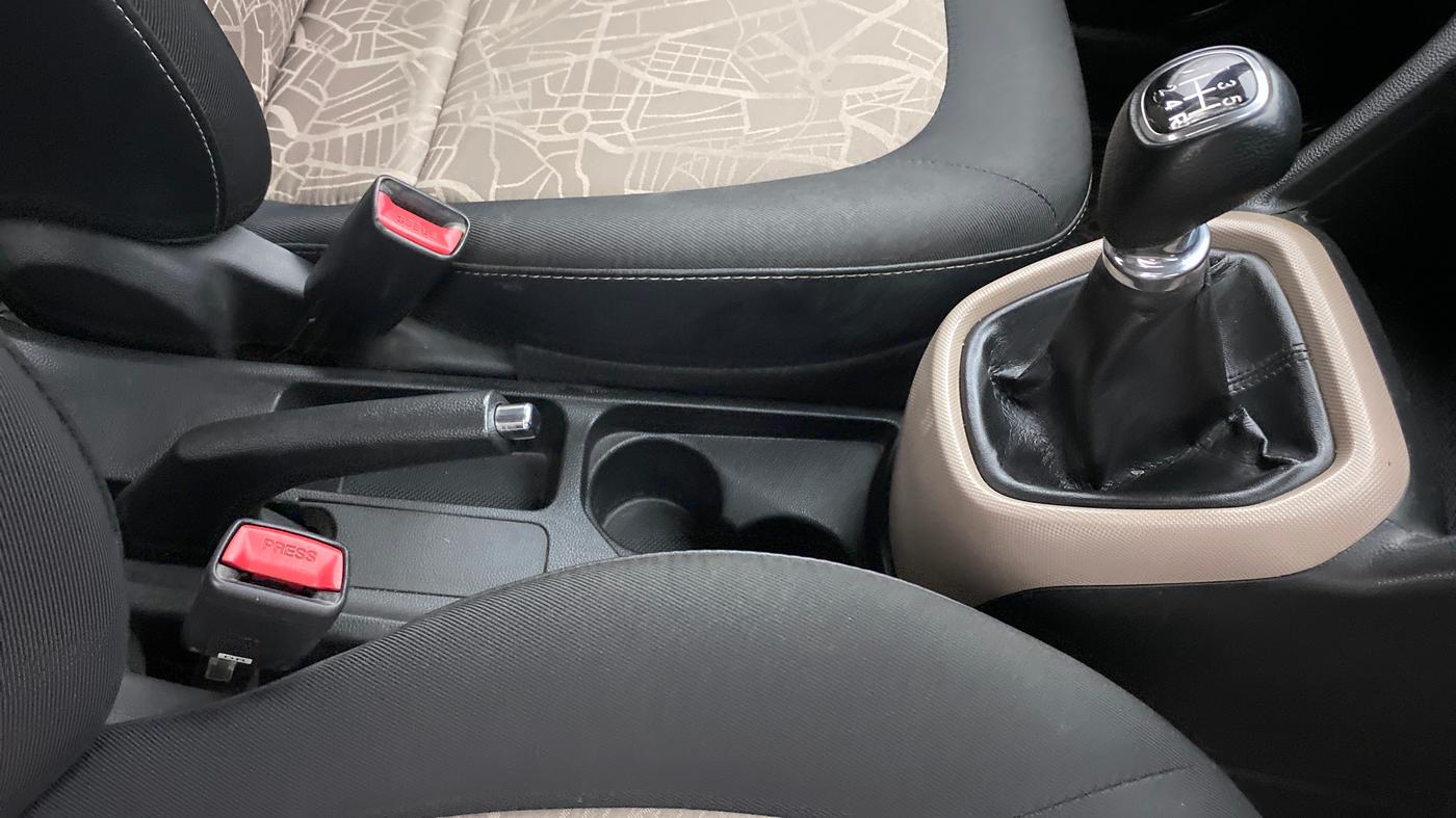 2013 Hyundai Grand i10 ASTA 1.2 KAPPA VTVT, Petrol, Manual, 92,568 km, Gear Lever