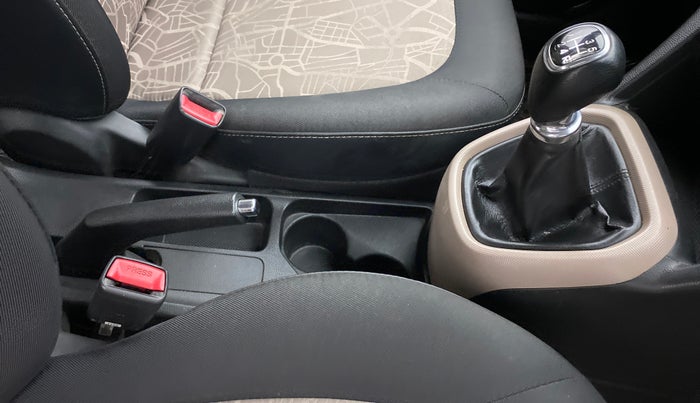 2013 Hyundai Grand i10 ASTA 1.2 KAPPA VTVT, Petrol, Manual, 92,568 km, Gear Lever