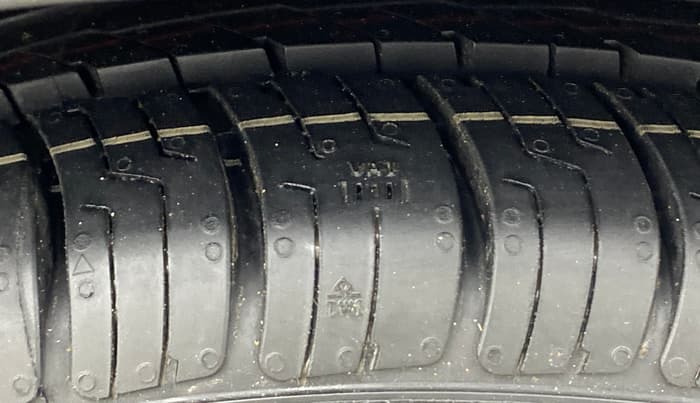 2018 Maruti Baleno DELTA CVT PETROL 1.2, Petrol, Automatic, 60,553 km, Right Front Tyre Tread