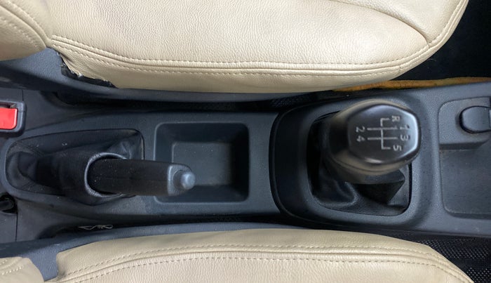 2015 Renault Kwid RXT 0.8, Petrol, Manual, 69,972 km, Gear Lever