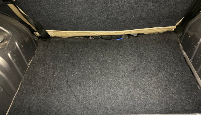 2015 Renault Kwid RXT 0.8, Petrol, Manual, 69,972 km, Boot Inside