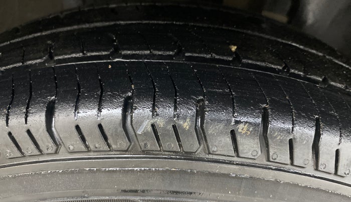 2015 Renault Kwid RXT 0.8, Petrol, Manual, 69,972 km, Right Front Tyre Tread