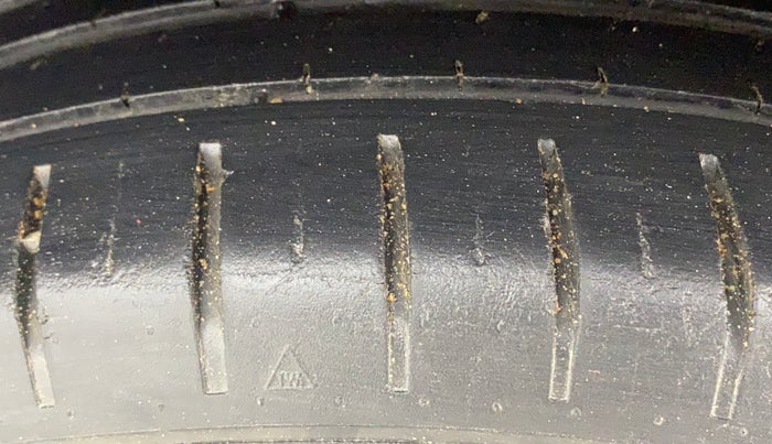 2017 Maruti Baleno ZETA CVT PETROL 1.2, Petrol, Automatic, 39,401 km, Right Rear Tyre Tread