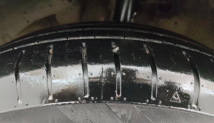 2020 Maruti Swift ZXI PLUS, Petrol, Manual, 30,929 km, Left Front Tyre Tread