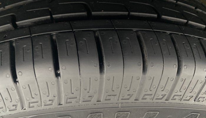 2023 Maruti Ciaz DELTA 1.5 SHVS MT PETROL, Petrol, Manual, 65,685 km, Left Front Tyre Tread