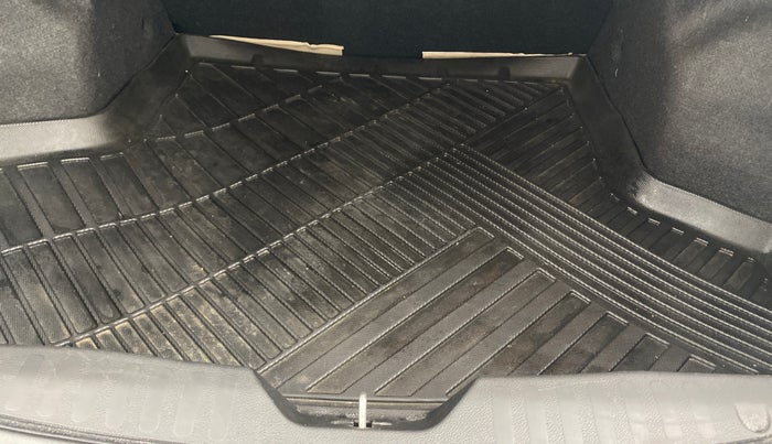 2023 Maruti Ciaz DELTA 1.5 SHVS MT PETROL, Petrol, Manual, 65,685 km, Boot Inside