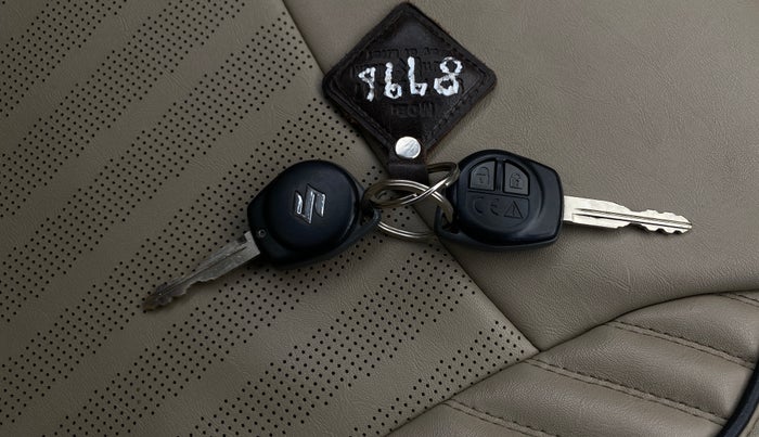 2023 Maruti Ciaz DELTA 1.5 SHVS MT PETROL, Petrol, Manual, 65,685 km, Key Close Up