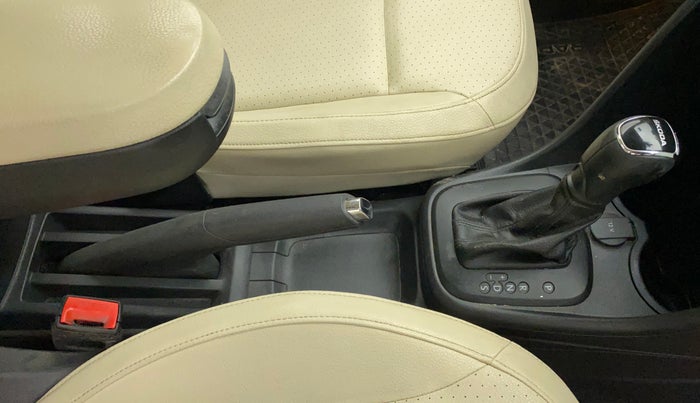 2018 Skoda Rapid STYLE 1.6 MPI AT, Petrol, Automatic, 84,936 km, Gear Lever