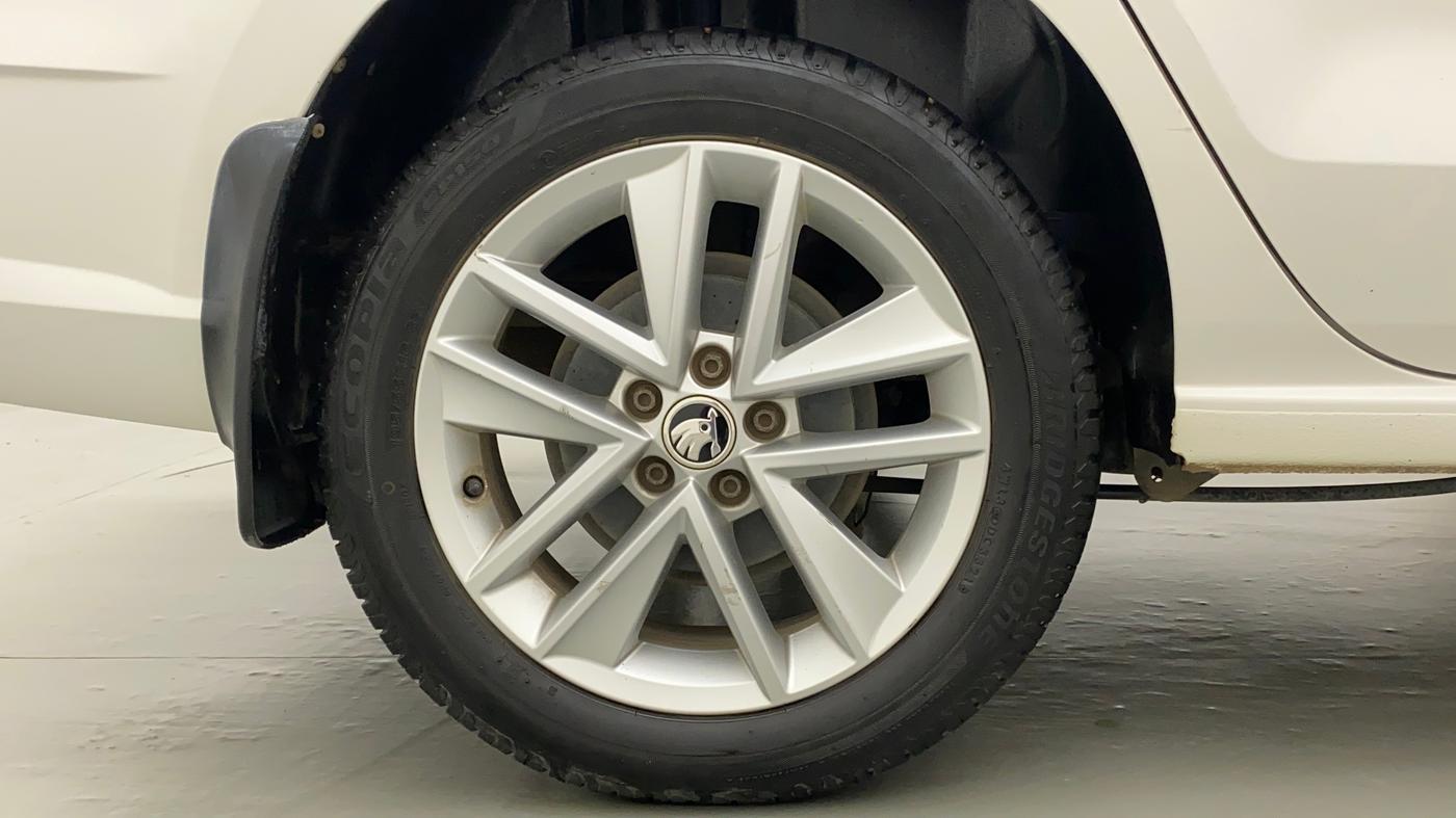 2018 Skoda Rapid STYLE 1.6 MPI AT, Petrol, Automatic, 84,936 km, Right Rear Wheel