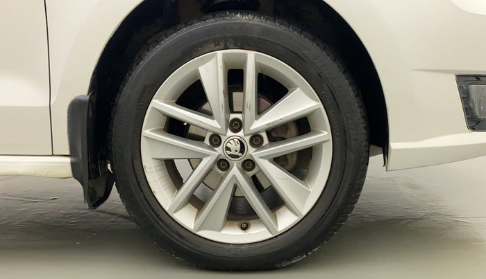 2018 Skoda Rapid STYLE 1.6 MPI AT, Petrol, Automatic, 84,936 km, Right Front Wheel
