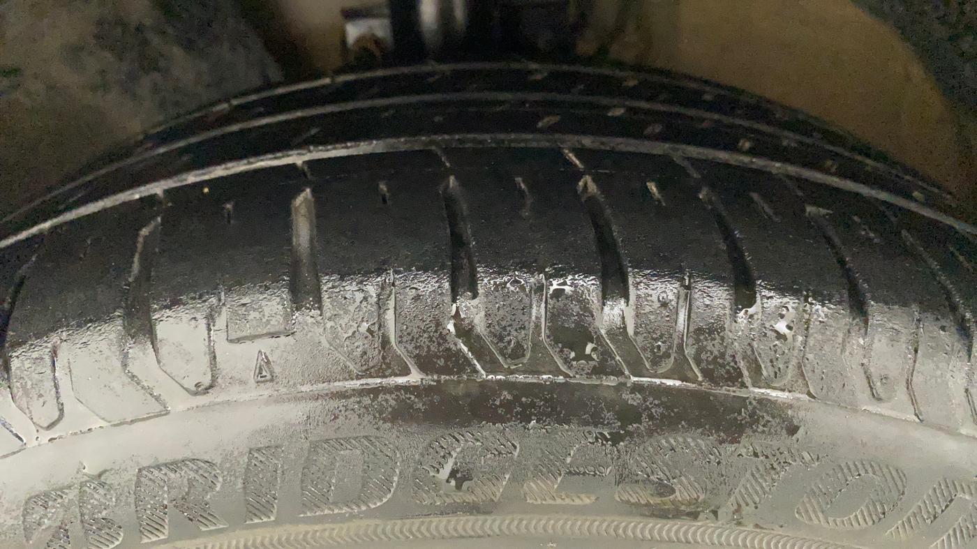 2018 Skoda Rapid STYLE 1.6 MPI AT, Petrol, Automatic, 84,936 km, Left Front Tyre Tread